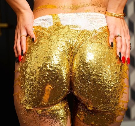 blonde famous onlyfans naked picture