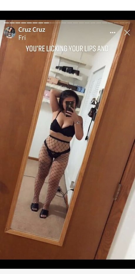 Cruz Cruz pretty actress photo