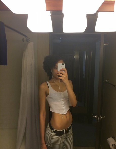 Britne Oldford model free pics