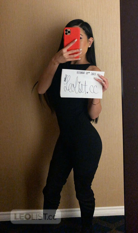 Baby Lily porn model pictures