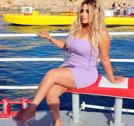 Deli Sana model beautiful gallery