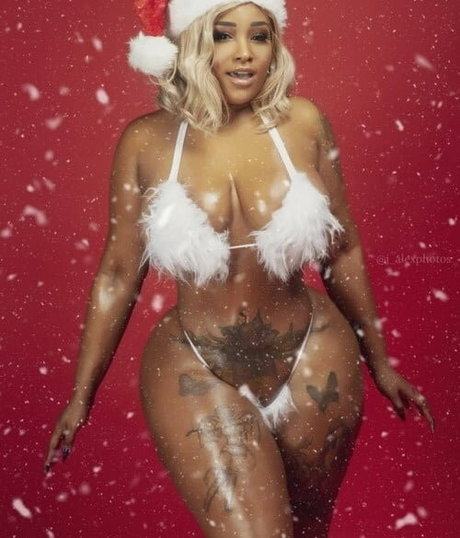 MsNikiarenee sexy actress pics