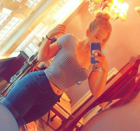 Squidbean model sexy pics