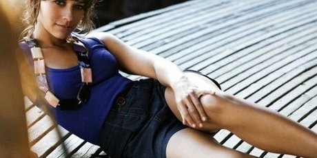 Rashida Jones art actress galleries