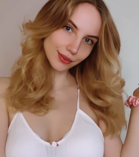 breadwitchery pretty model images