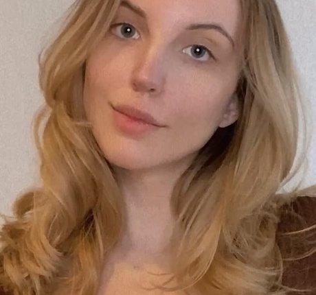 breadwitchery model free photo