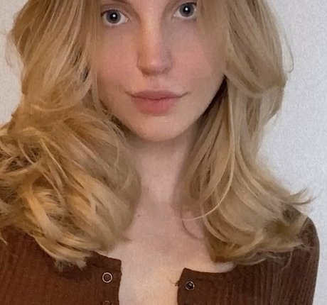 breadwitchery high quality actress photo