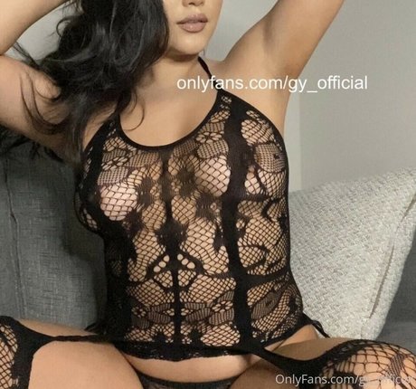 gy official perfect model photo