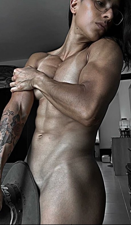 Elik fitcouplegirls pornstar naked pics