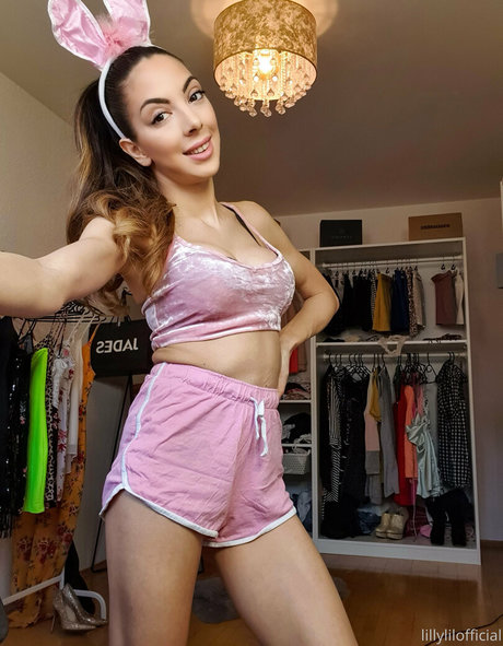 lillylilofficial Best Profile Photo