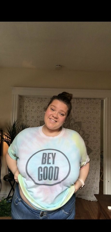 young onlyfans perfect pictures