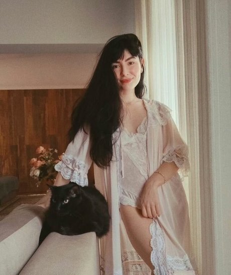 Becca Frances star top photo