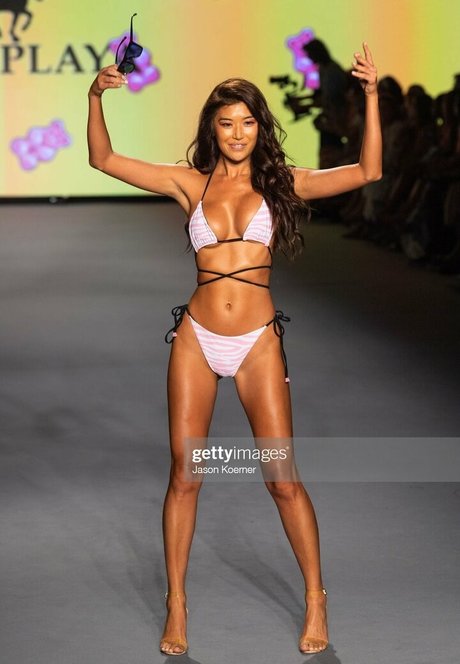 Jenn Lee pretty star pictures