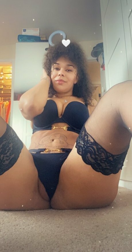 Taelermade adult actress gallery