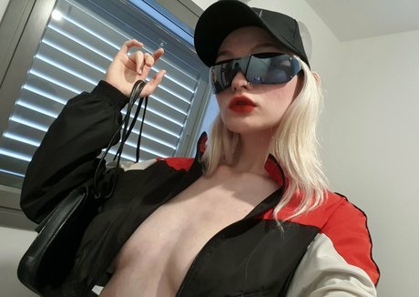 petite feet onlyfans sexy naked img