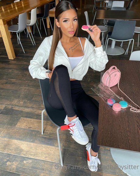 Ashleigh Skies hd actress images