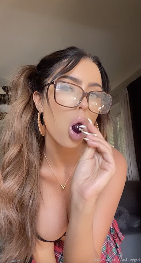 Ashley Gottfredson nice star pic