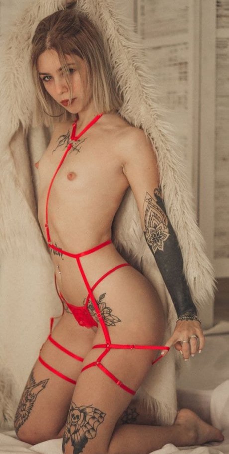 Deathliz art actress galleries