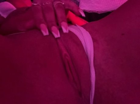 Liv Greenwell_ nice star galleries