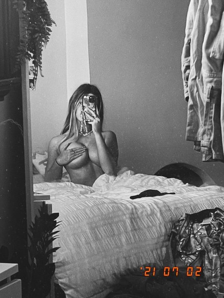 Alliyah hot actress images