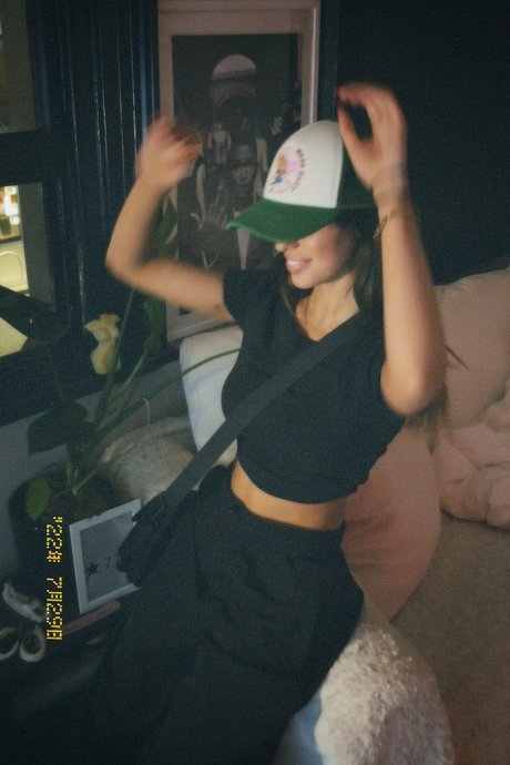 Alliyah porn model picture