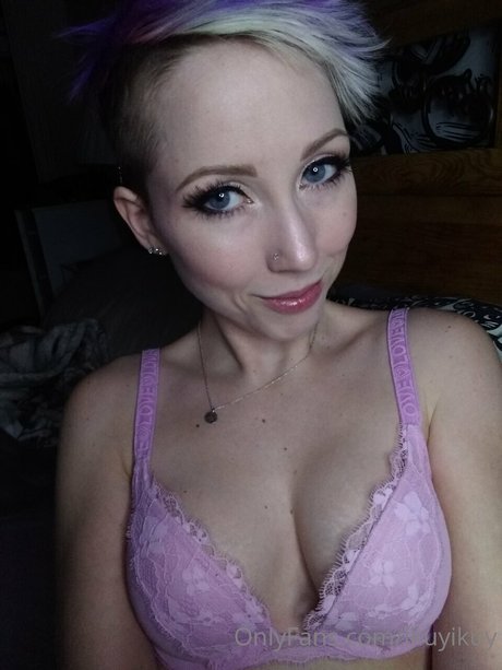 busty mom onlyfans beautiful nude pictures