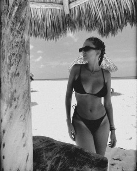 ponytail onlyfans beautiful photos