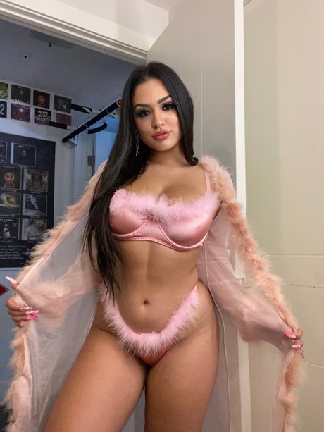 Nadia Khar star pornographic pics