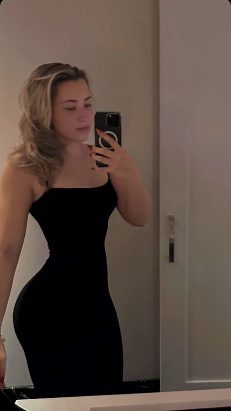 Alice Klomp pornstar pretty photo