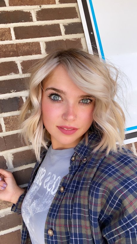 Elease sexy actress pictures