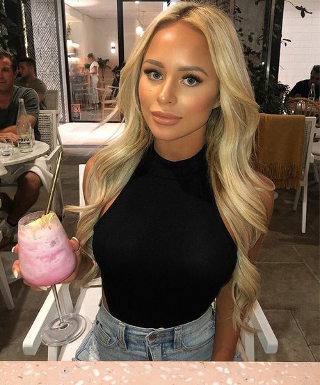 Allie Auton pornographic model pictures