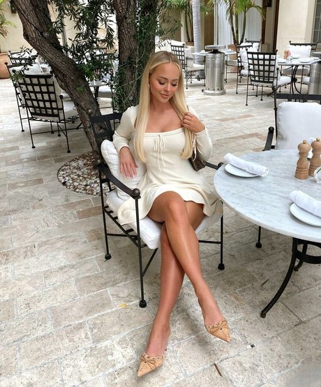 Allie Auton sexy actress picture