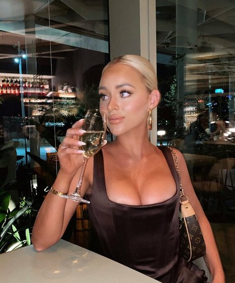 Allie Auton model xxx images