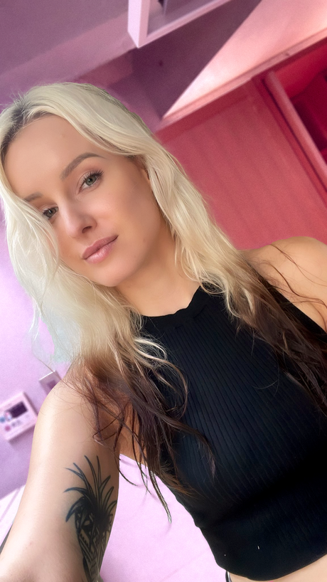 Sonja Reid_ star naked img