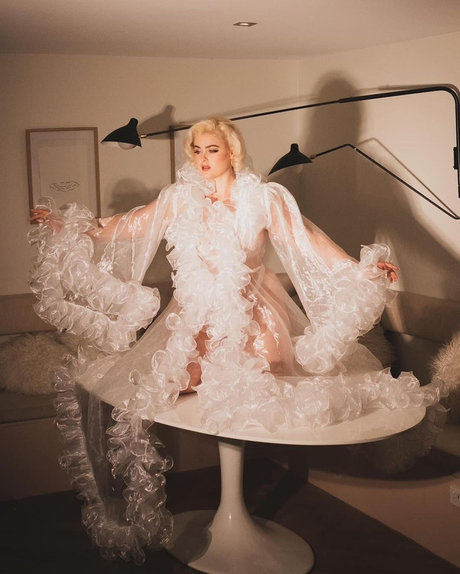 Stefania Ferrario sexy pornstar pictures