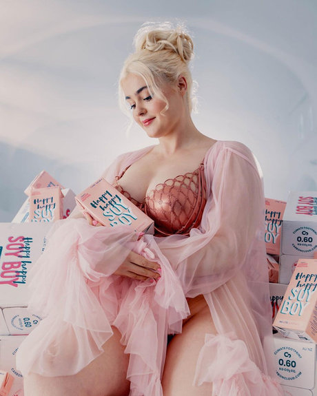 Stefania Ferrario model nude pics