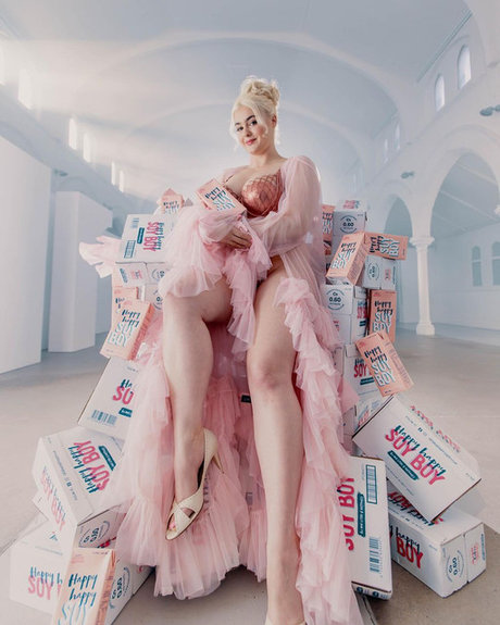 Stefania Ferrario hot pornstar picture