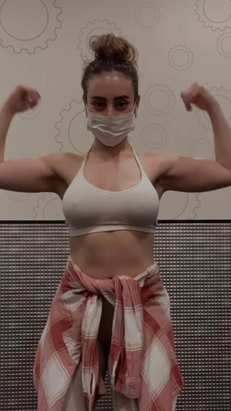 Aranza Sinte model erotic photo