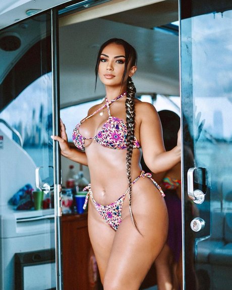 tattooed onlyfans exclusive image