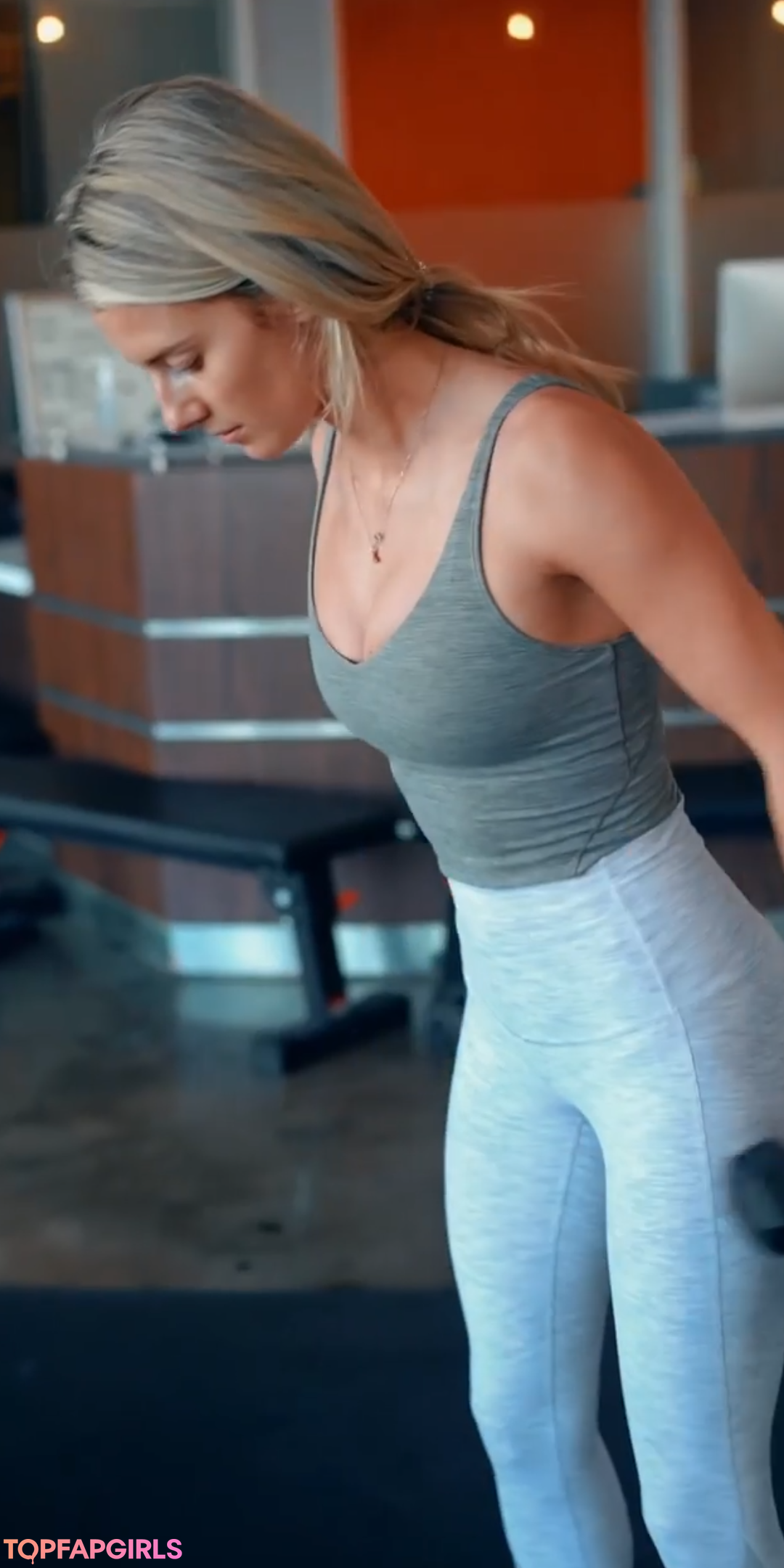 Lindsay Brewer Best Profile Photo