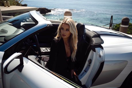 Lindsay Brewer Profile Pic