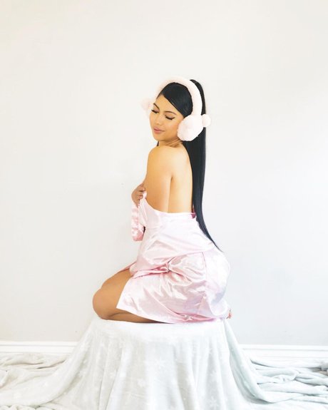 curvy shemale onlyfans free nude archive