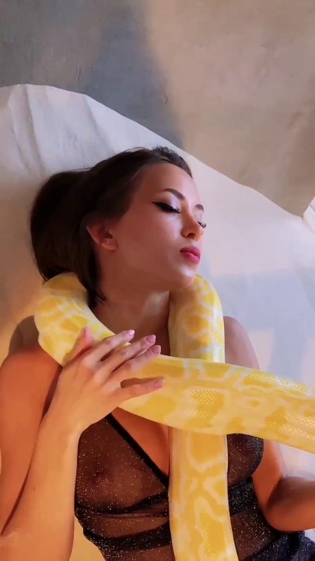 hairy twink onlyfans pornos images