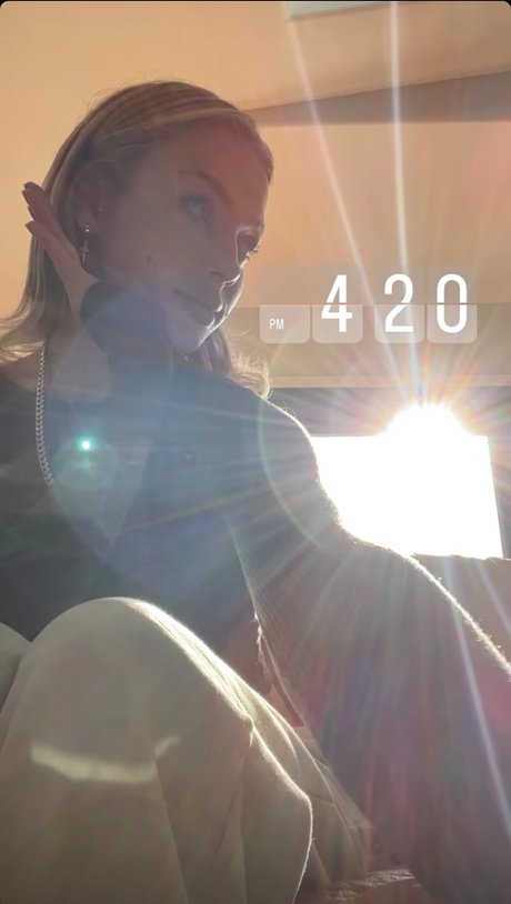 pool fuck onlyfans beautiful naked images