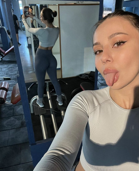 Sinem Ozgur star porn photos