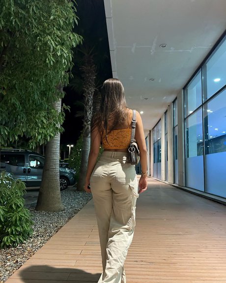 Sinem Ozgur beautiful pornstar pictures