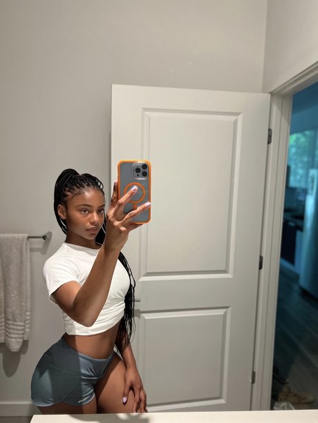 Ldndrygin erotic model img