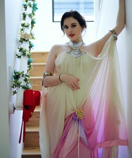 Juicyiris pornstar xxx photos