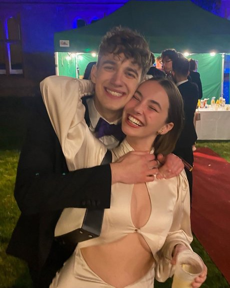 Amelie Manzoli beautiful actress photos