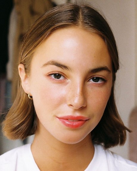 Amelie Manzoli art actress gallery